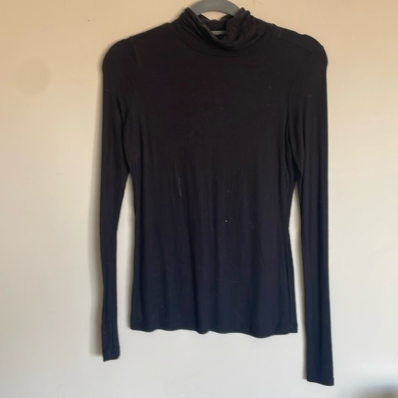 2 Bluenotes Ribbed Turtlenecks - Picture 1 of 2